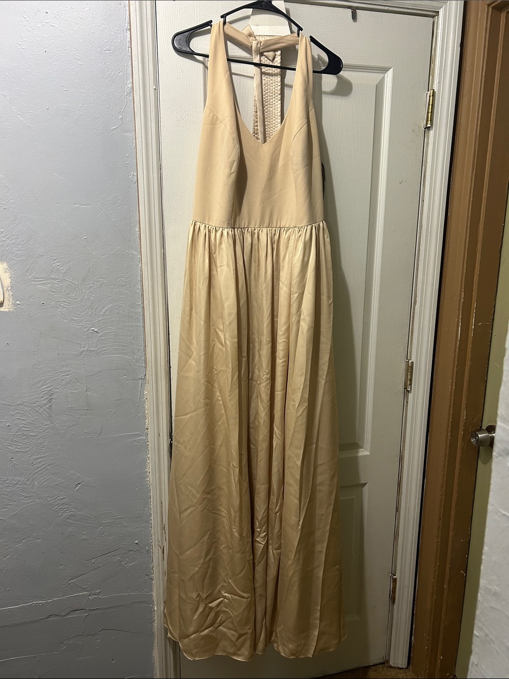 Vera Wang Cream Halter Evening Gown